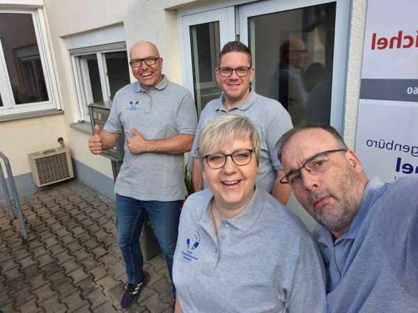 Elektro Sachverständiger Team Experten gemeinsam