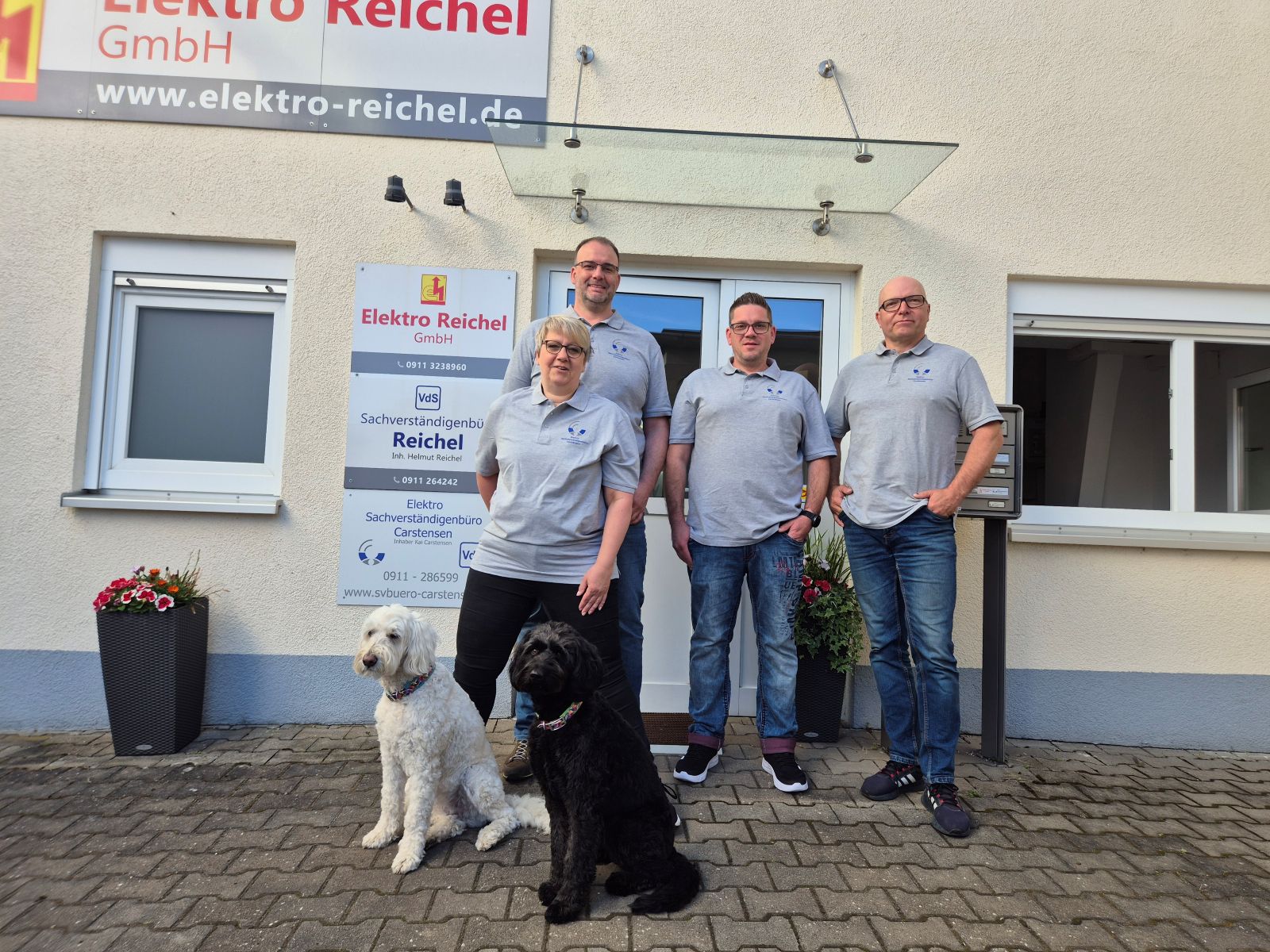 Elektro Sachverständiger Team vor Ort Elektro Sachverständiger Team persönliche Betreuung